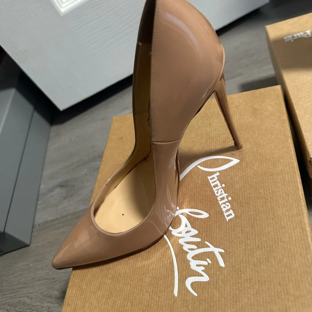 Nude so Kate Christian Louboutin heel - Picture 2 of 7